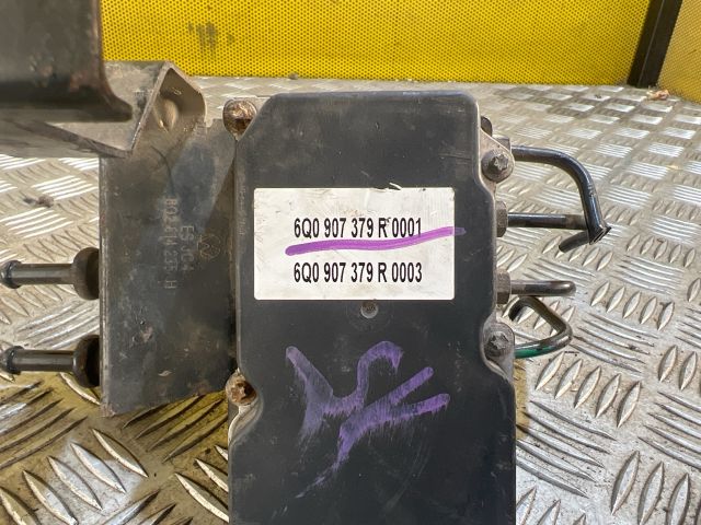 bontott VW POLO IV ABS Kocka