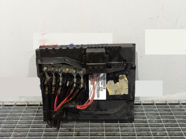 bontott VW POLO IV Biztosítéktábla Motortér