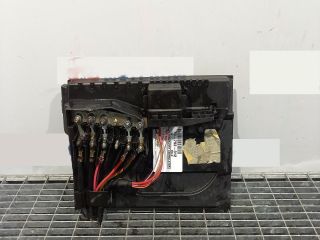 bontott VW POLO IV Biztosítéktábla Motortér