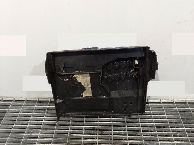 bontott VW POLO IV Biztosítéktábla Motortér