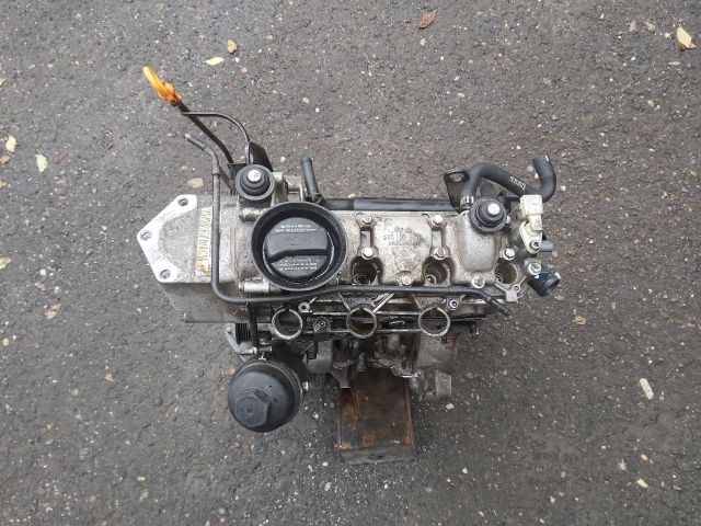 bontott VW POLO IV Motor (Fűzött blokk hengerfejjel)