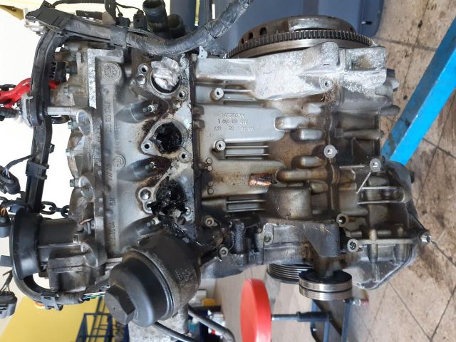 bontott VW POLO IV Motor (Fűzött blokk hengerfejjel)