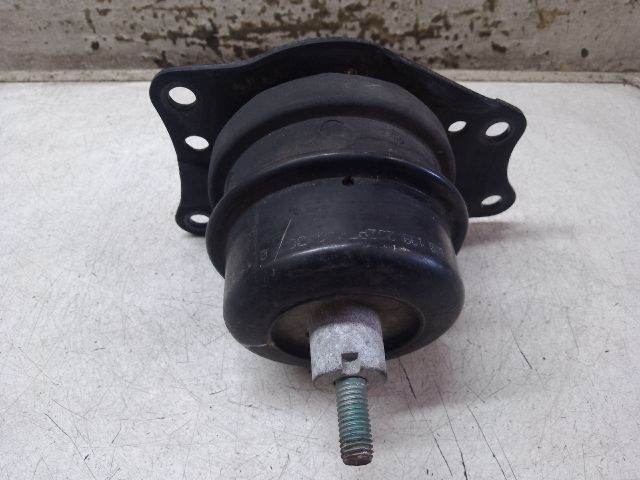 bontott VW POLO IV Motor Tartó Bak Jobb