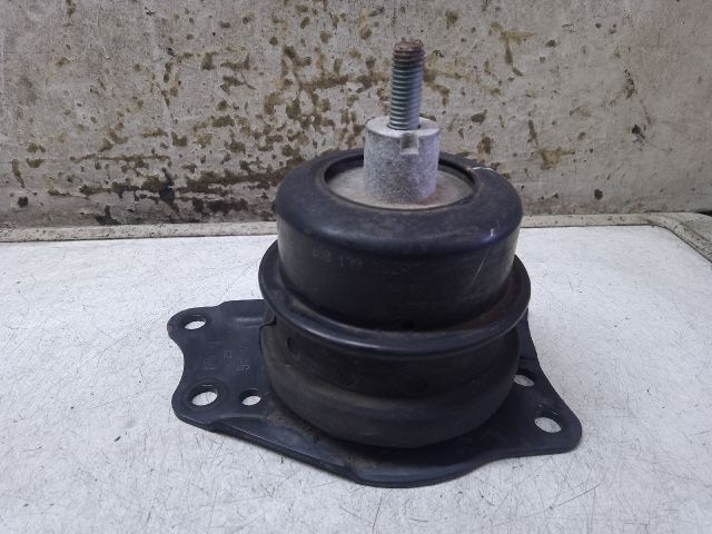 bontott VW POLO IV Motor Tartó Bak Jobb