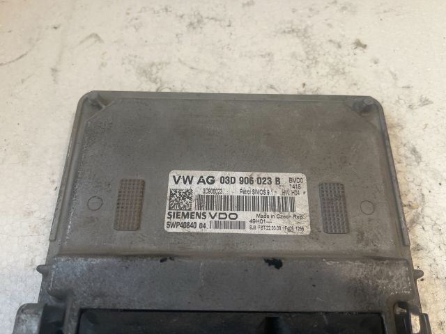 bontott VW POLO IV Motorvezérlő