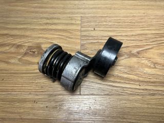 bontott VW POLO IV Szíjfeszítő Görgő