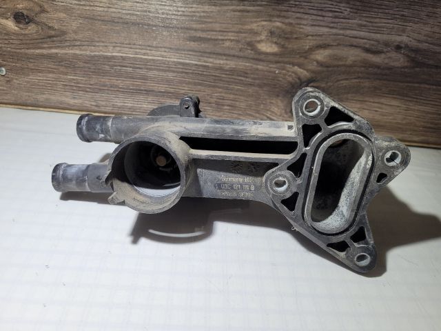 bontott VW POLO IV Termosztátház
