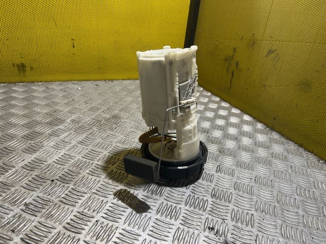 bontott VW POLO IV Üzemanyag Szivattyú