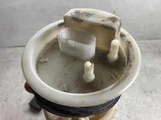 bontott VW POLO IV Üzemanyag Szivattyú