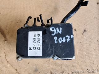 bontott VW POLO IV ABS Kocka