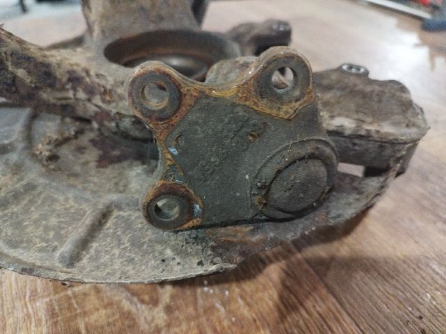 bontott VW POLO IV Bal első Csonkállvány Kerékaggyal