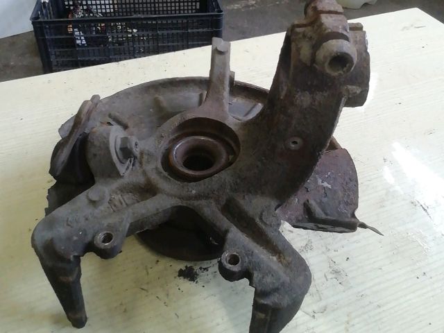 bontott VW POLO IV Bal első Csonkállvány Kerékaggyal