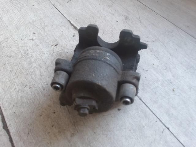 bontott VW POLO IV Bal első Féknyereg Munkahengerrel