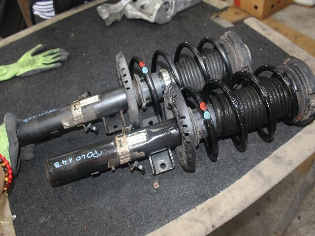 bontott VW POLO IV Bal első Gólyaláb (Lengécsillapító, Rugó)