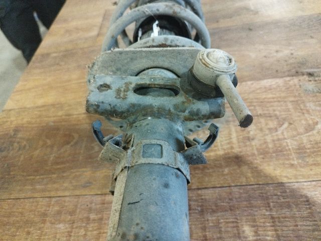 bontott VW POLO IV Bal első Lengéscsillapító