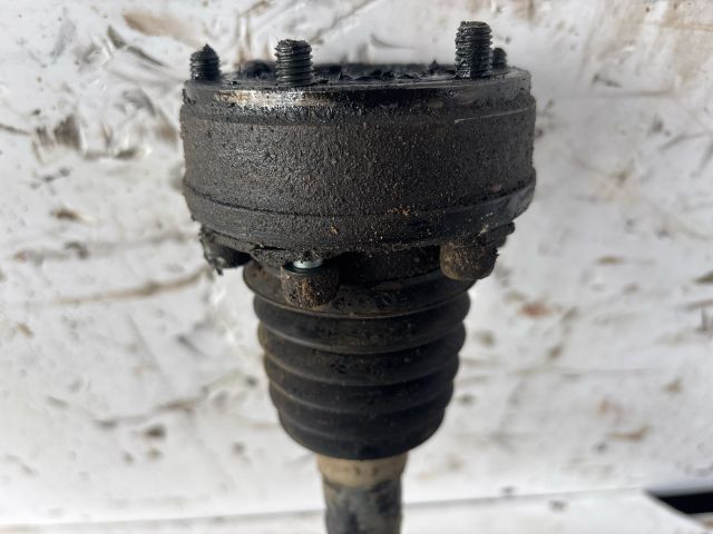 bontott VW POLO IV Bal Féltengely