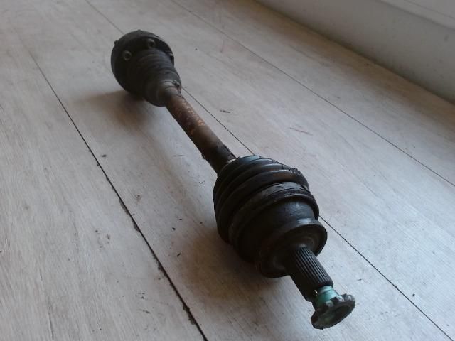 bontott VW POLO IV Bal Féltengely