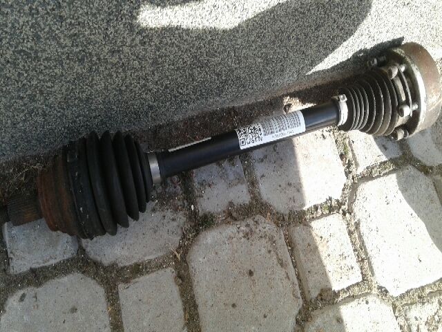 bontott VW POLO IV Bal Féltengely