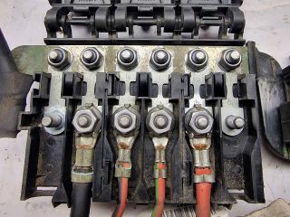 bontott VW POLO IV Biztosítéktábla Motortér