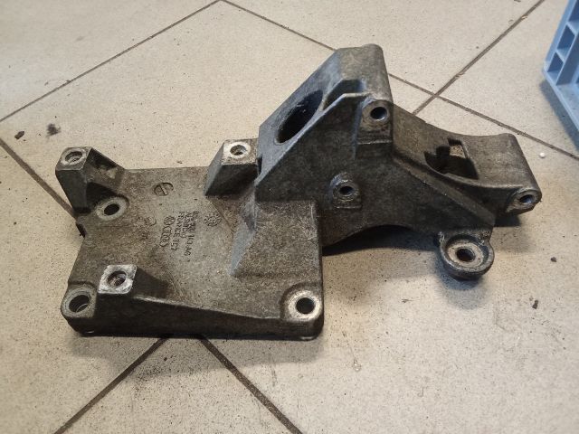 bontott VW POLO IV Generátor Tartó Bak