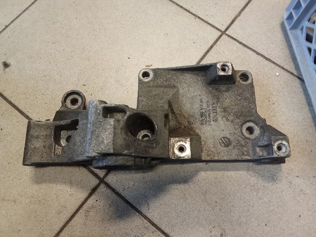 bontott VW POLO IV Generátor Tartó Bak