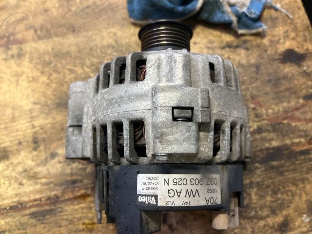 bontott VW POLO IV Generátor