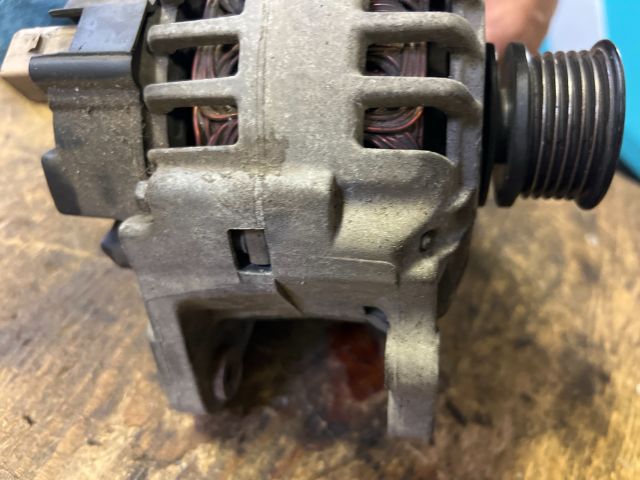 bontott VW POLO IV Generátor