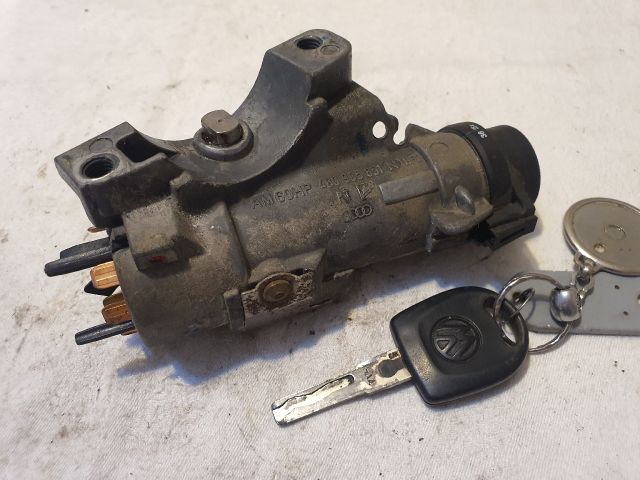 bontott VW POLO IV Gyújtáskapcsoló Házzal