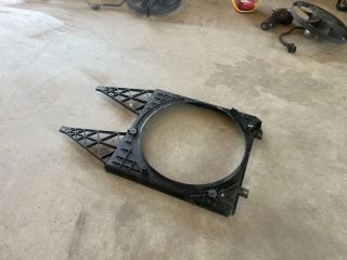 bontott VW POLO IV Hűtőventilátor Keret