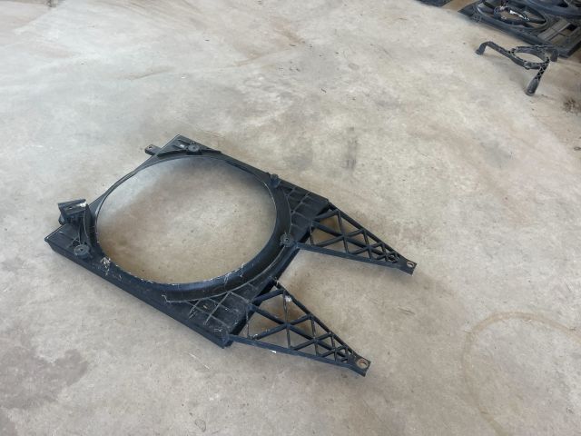 bontott VW POLO IV Hűtőventilátor Keret