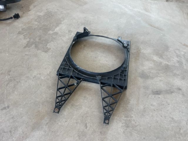 bontott VW POLO IV Hűtőventilátor Keret