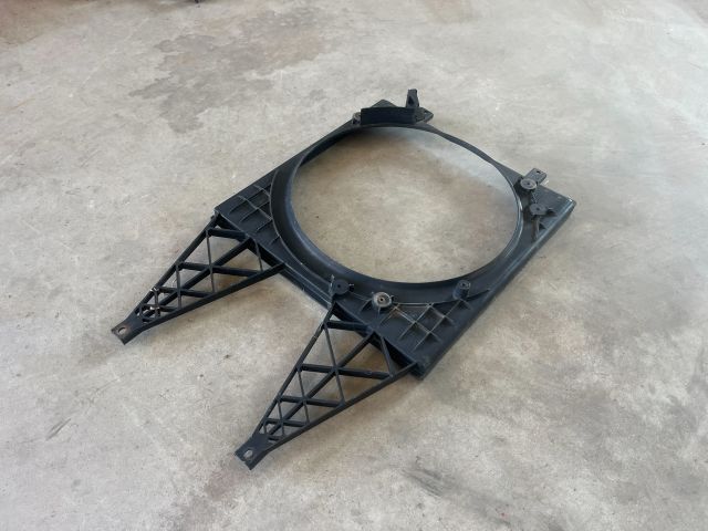 bontott VW POLO IV Hűtőventilátor Keret