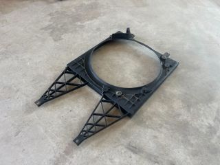 bontott VW POLO IV Hűtőventilátor Keret