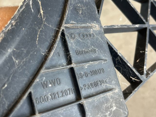 bontott VW POLO IV Hűtőventilátor Keret