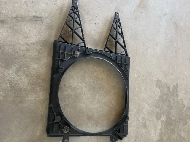 bontott VW POLO IV Hűtőventilátor Keret