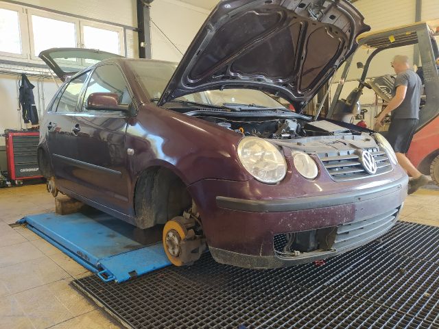 bontott VW POLO IV Jobb első Csonkállvány Kerékaggyal