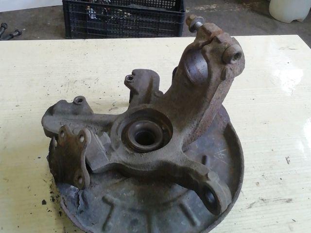 bontott VW POLO IV Jobb első Csonkállvány Kerékaggyal