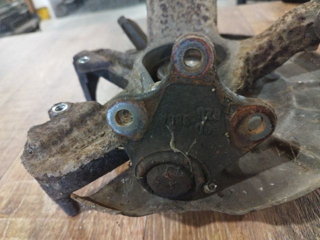 bontott VW POLO IV Jobb első Csonkállvány Kerékaggyal