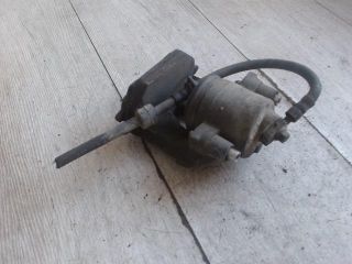 bontott VW POLO IV Jobb első Féknyereg Munkahengerrel