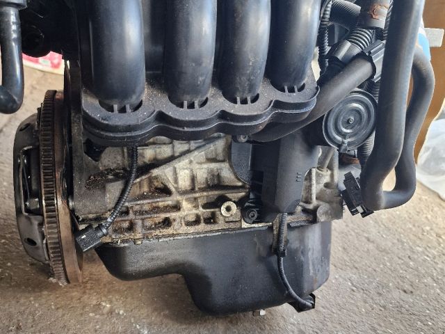 bontott VW POLO IV Motor (Fűzött blokk hengerfejjel)