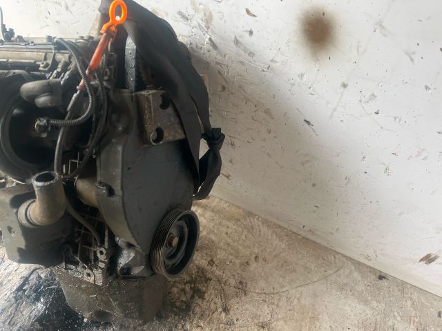 bontott VW POLO IV Motor (Fűzött blokk hengerfejjel)