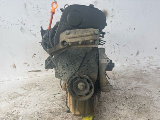 bontott VW POLO IV Motor (Fűzött blokk hengerfejjel)