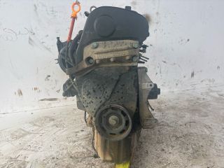 bontott VW POLO IV Motor (Fűzött blokk hengerfejjel)