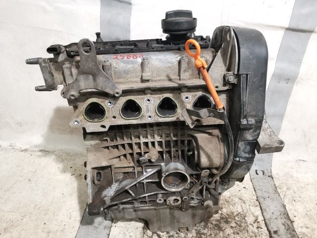 bontott VW POLO IV Motor (Fűzött blokk hengerfejjel)