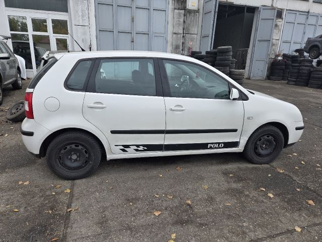 bontott VW POLO IV Motor (Fűzött blokk hengerfejjel)