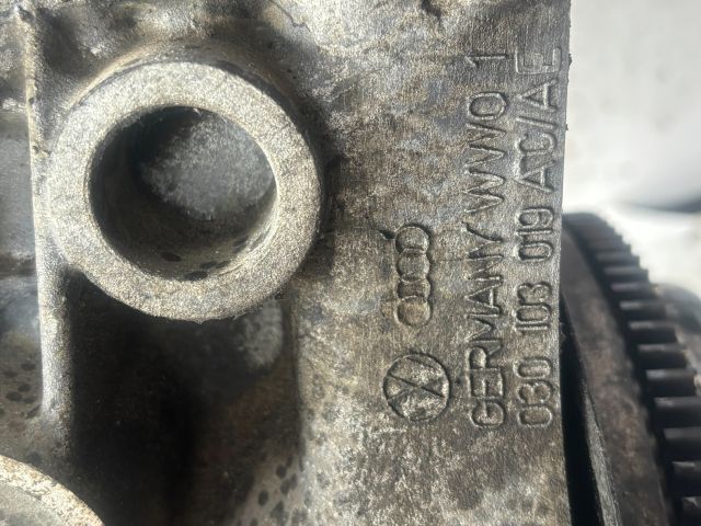 bontott VW POLO IV Motor (Fűzött blokk hengerfejjel)