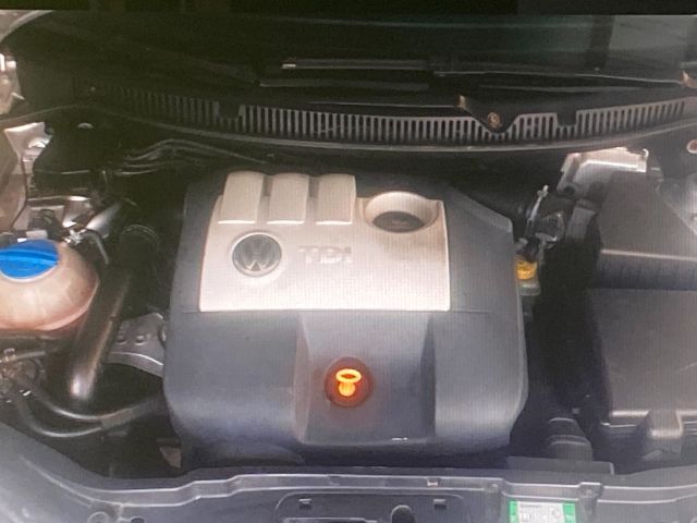 bontott VW POLO IV Motor (Fűzött blokk hengerfejjel)