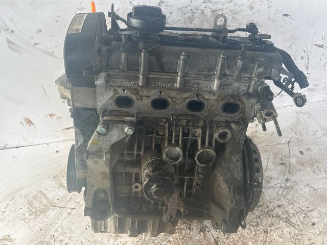 bontott VW POLO IV Motor (Fűzött blokk hengerfejjel)
