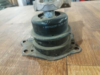 bontott VW POLO IV Motor Tartó Bak Jobb