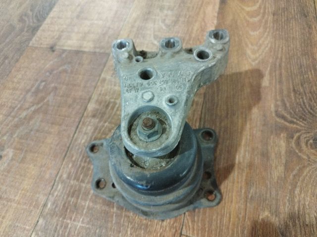 bontott VW POLO IV Motor Tartó Bak Jobb